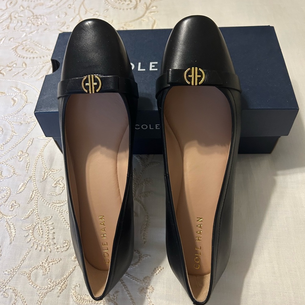 Cole Haan Women's Black wedge dress shoes with Gold Accent